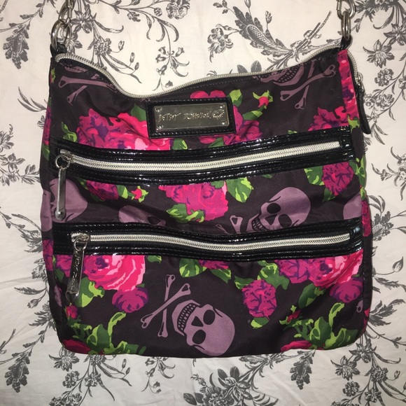 betsey johnson skull crossbody